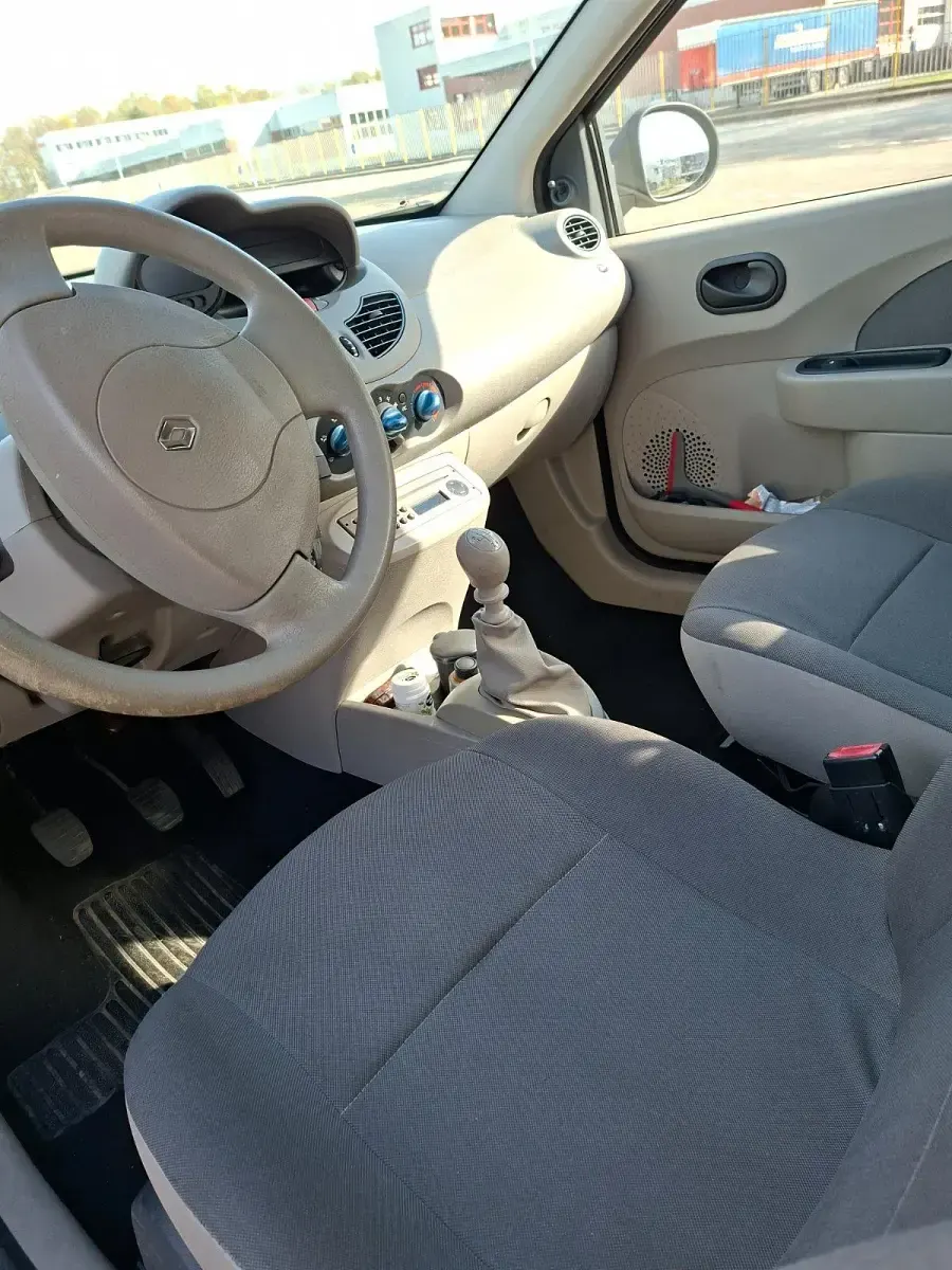 Używany Renault Twingo Expression 76 KM (55 kW) 2008 Czarny Hatchback