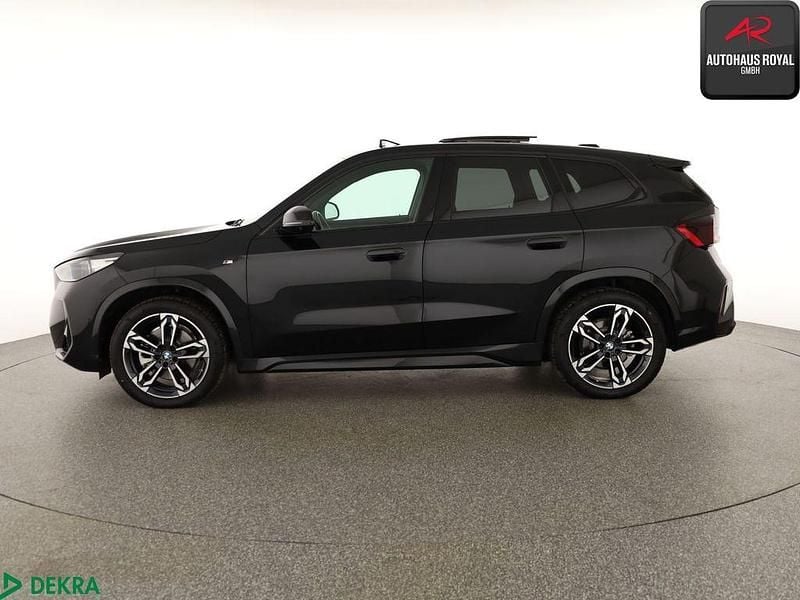 Gebraucht BMW iX1 M Sport 230 kW (313 PS) 2023 Black sapphire SUV