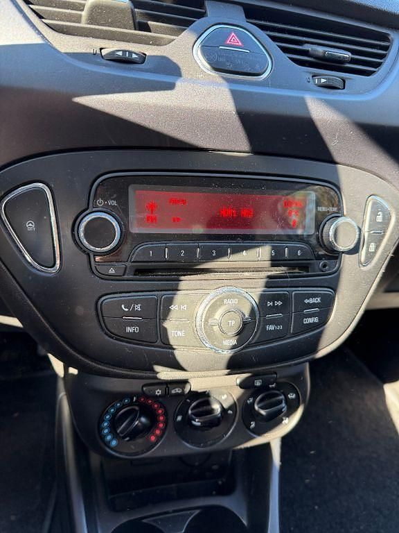 Gebraucht Opel Corsa Selection 69 PS (50 kW) 2016 Weiß Kleinwagen