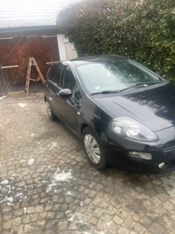 Gebraucht Fiat Punto 84 PS (61 kW) 2014 Schwarz Limousine