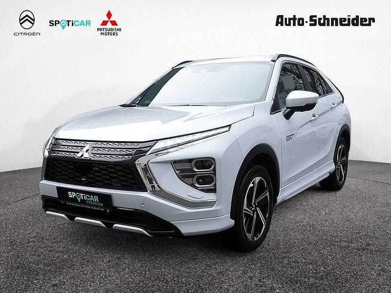 Weiss Gebraucht 2022 Mitsubishi Eclipse Cross Top SUV | 24.999 € (Teuer) - Bild 1/4