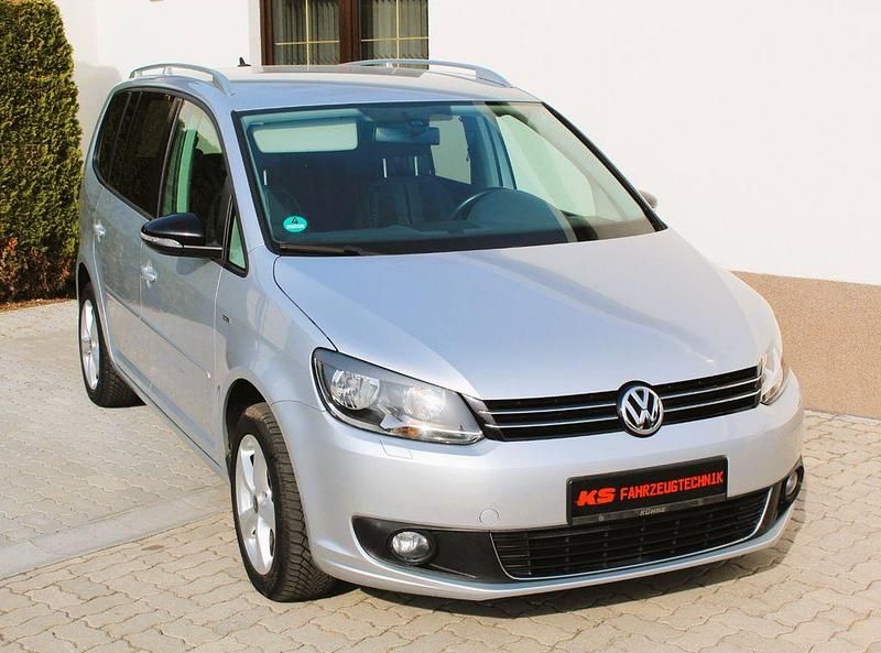 Gebraucht VW Touran Match 105 PS (77 kW) 2012 Silber Van / Kleinbus