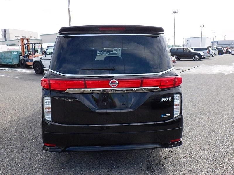 Gebraucht Nissan Elgrand 280 PS (205 kW) 2012 Schwarz Van / Kleinbus