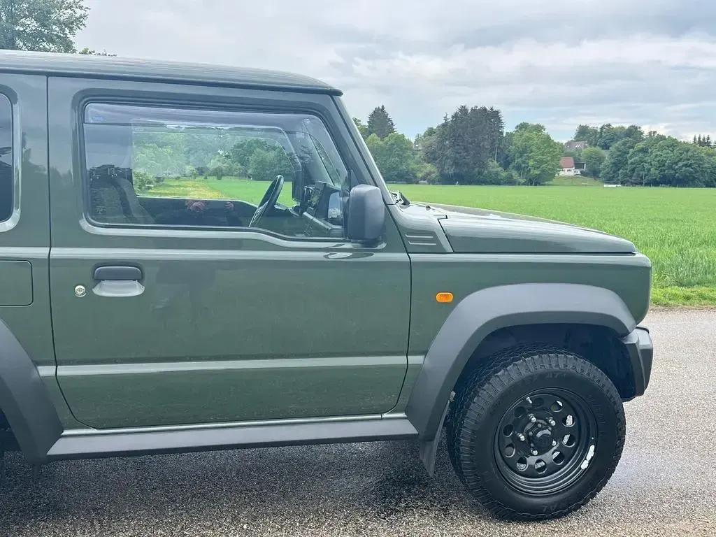 Używany Suzuki Jimny 102 KM (75 kW) 2021 Zielony SUV