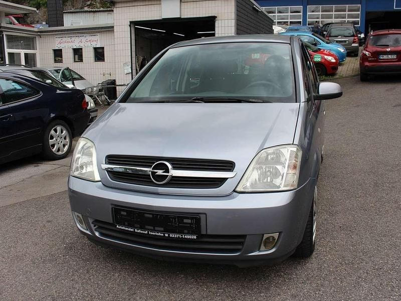 Grau Gebraucht 2005 Opel Meriva Van / Kleinbus | 2.490 € (Teuer) - Bild 1/4