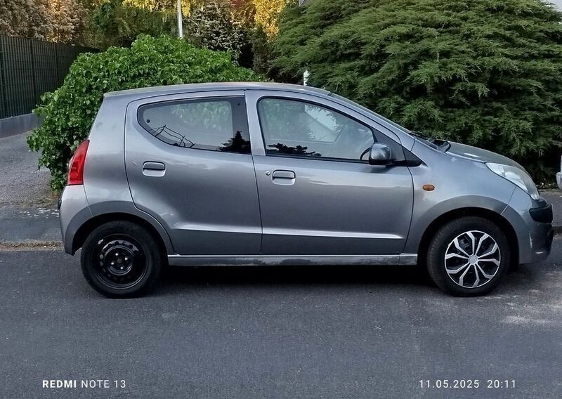 Grau Gebraucht 2013 Nissan Pixo Kleinwagen | 1.600 € (Superpreis) - Bild 1/4