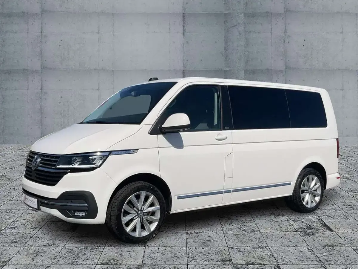 Gebraucht VW Multivan Generation Six 150 PS (110 kW) 2022 Weiß Van / Kleinbus
