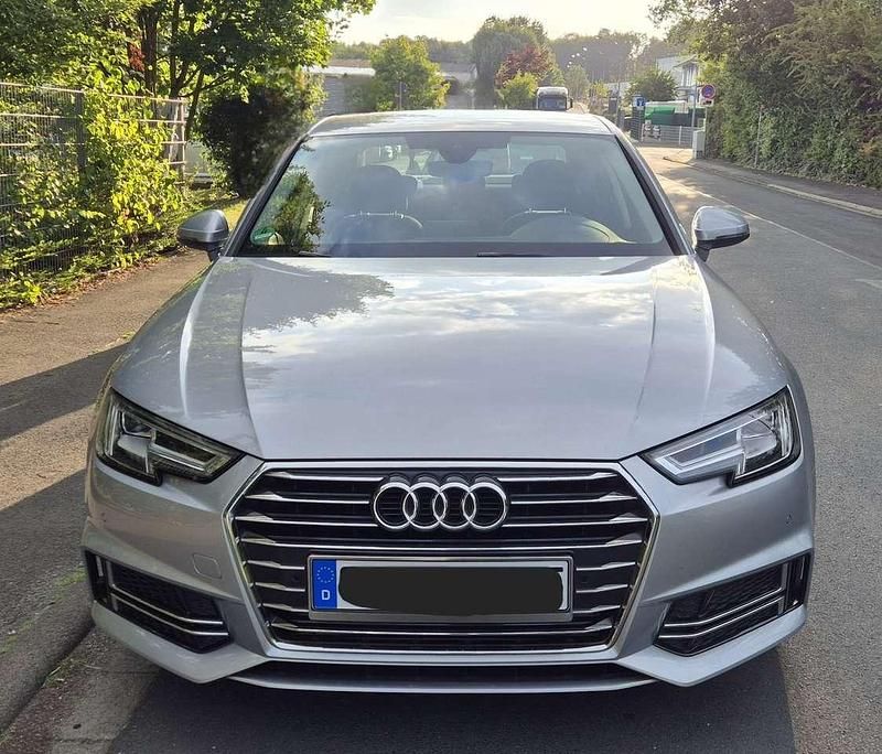 Grau Gebraucht 2019 Audi A4 Design Limousine | 25.350 € (Guter Preis) - Bild 1/4