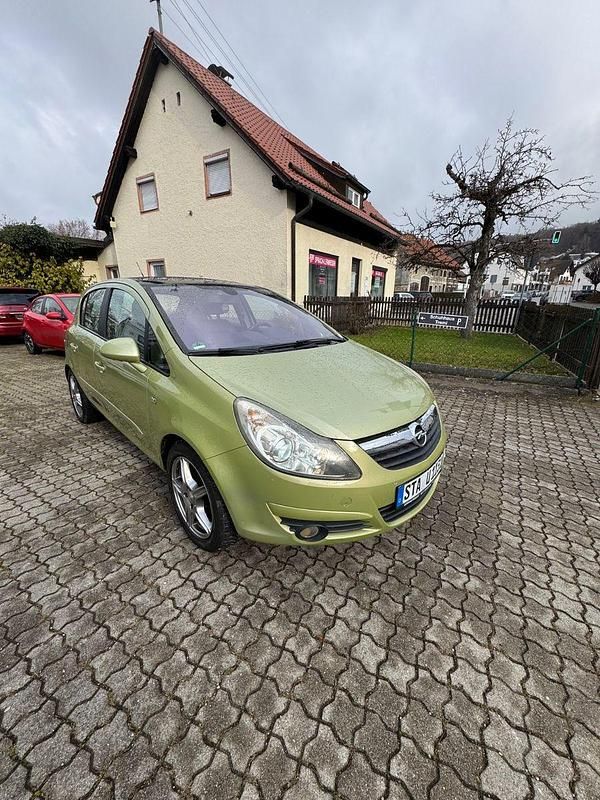 Grün Gebraucht 2007 Opel Corsa Limousine | 2.999 € (Fairer Preis) - Bild 1/4