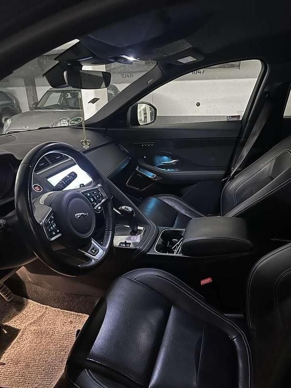 Gebraucht Jaguar E-Pace R-Dynamic 249 PS (183 kW) 2018 Schwarz SUV