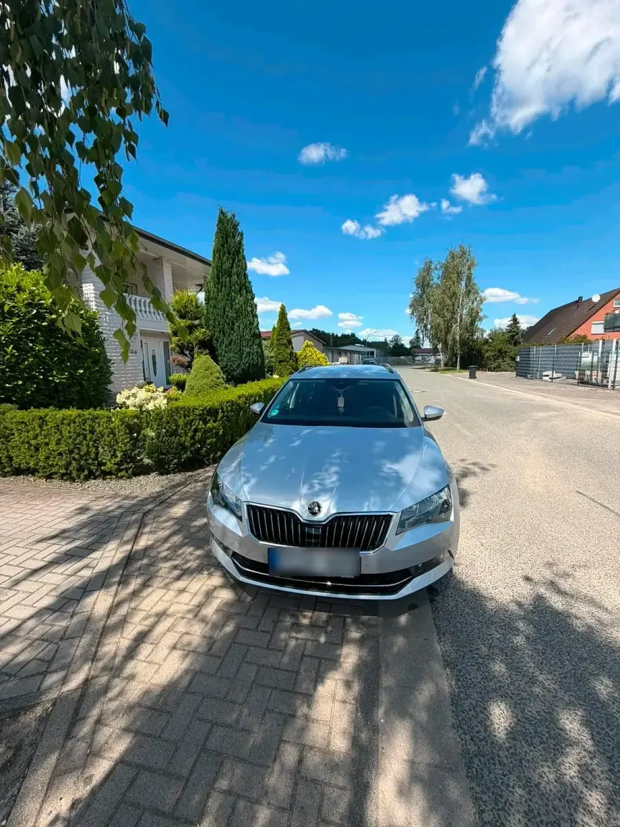 Gebraucht Skoda Superb 120 PS (88 kW) 2017 Silber Kombi