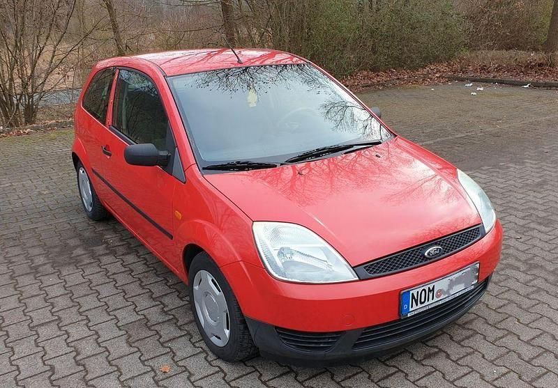 Rot Gebraucht 2003 Ford Fiesta Limousine | 1.475 € (Guter Preis) - Bild 1/4