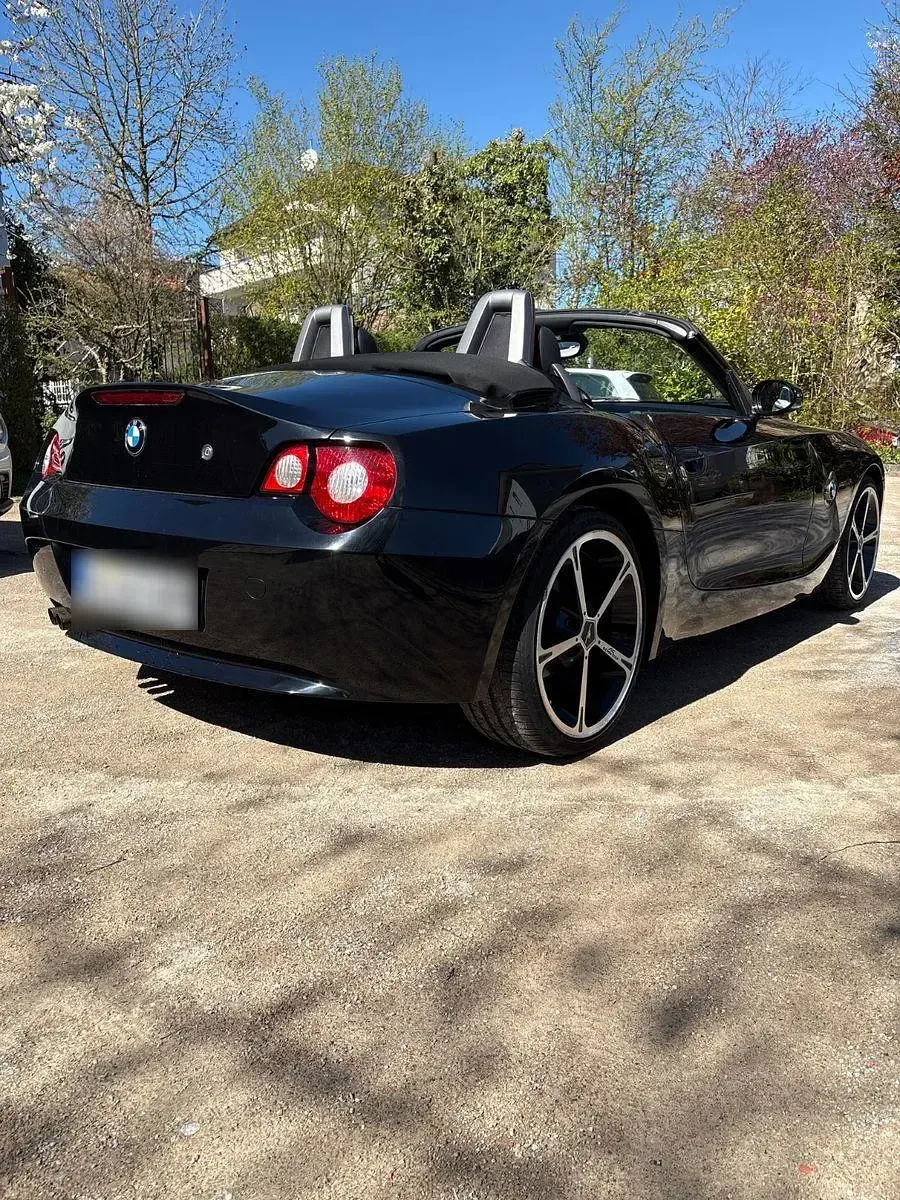 Gebraucht BMW Z4 Sport Line 170 PS (125 kW) 2006 Schwarz Cabrio