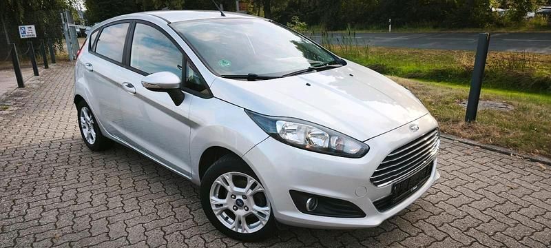 Silber Gebraucht 2014 Ford Fiesta Kleinwagen | 4.990 € (Fairer Preis) - Bild 1/4