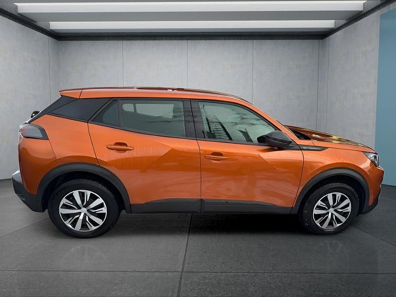 Gebraucht Peugeot e-2008 100 kW (136 PS) 2023 Orange SUV