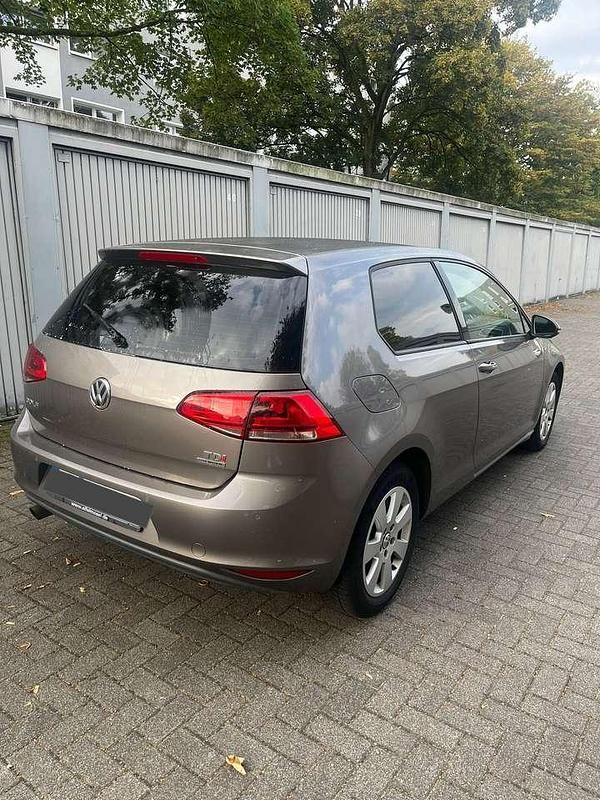 Gebraucht VW Golf VII Trendline 105 PS (77 kW) 2013 Grau Limousine