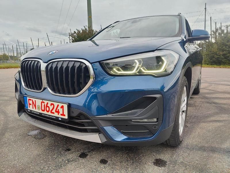 Blau Gebraucht 2021 BMW X1 Advantage SUV | 16.000 € (Superpreis) - Bild 1/4