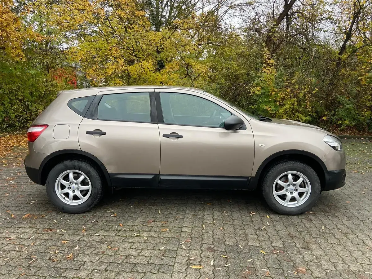 Gebraucht Nissan Qashqai 114 PS (83 kW) 2010 Andere farben SUV