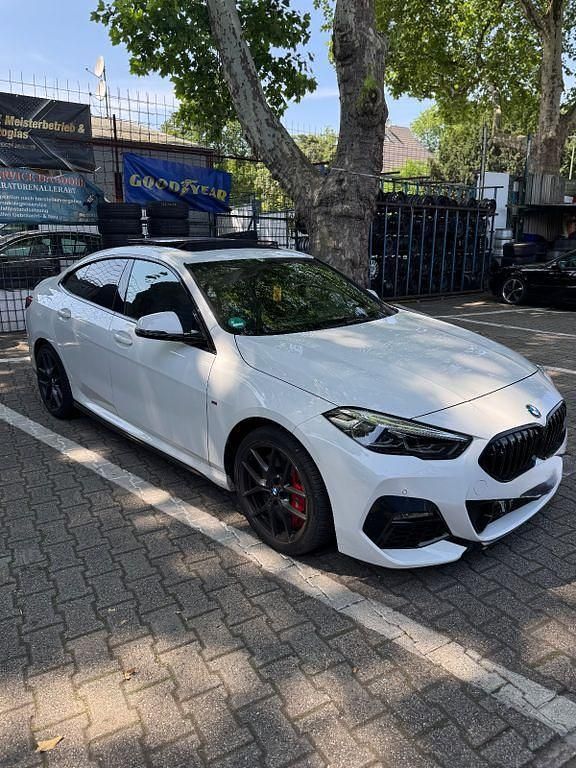 Weiß Gebraucht 2021 BMW 220 M Sport Coupé | 28.699 € (Fairer Preis) - Bild 1/4