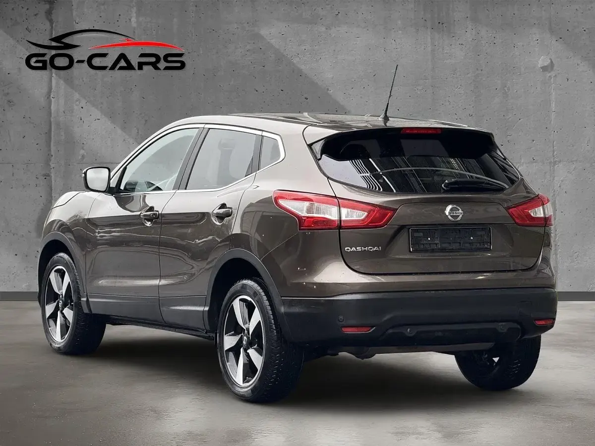 Gebraucht Nissan Qashqai N-Connecta 116 PS (85 kW) 2016 Braun SUV