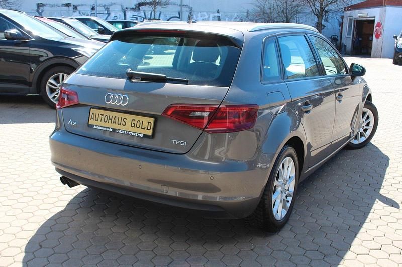 Gebraucht Audi A3 Attraction 122 PS (89 kW) 2013 Grau Limousine