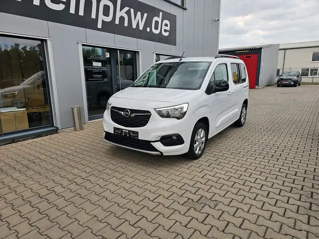 Gebraucht Opel Combo Life Ultimate 131 PS (96 kW) 2023 Weiß Van / Kleinbus