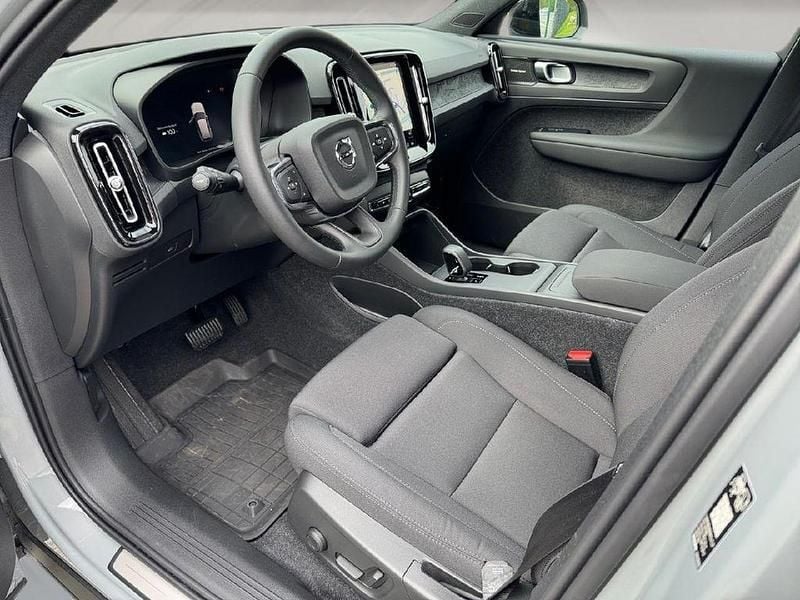 Używany Volvo EX40 Plus 175 kW (238 KM) 2026 Szary SUV