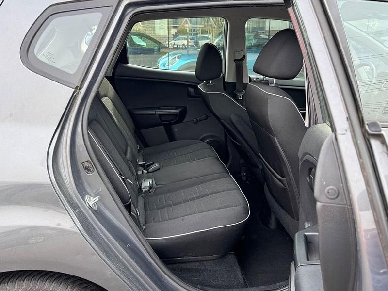 Gebraucht Kia Venga Comfort 88 PS (64 kW) 2011 Grau Kleinwagen