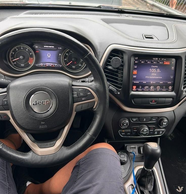 Gebraucht Jeep Cherokee Limited 272 PS (200 kW) 2014 Schwarz SUV