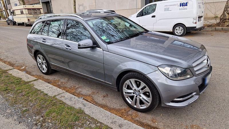 Gebraucht Mercedes C220 170 PS (125 kW) 2014 Grau Kombi