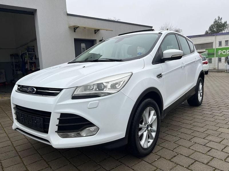 Gebraucht Ford Kuga Titanium 163 PS (119 kW) 2014 Weiß SUV