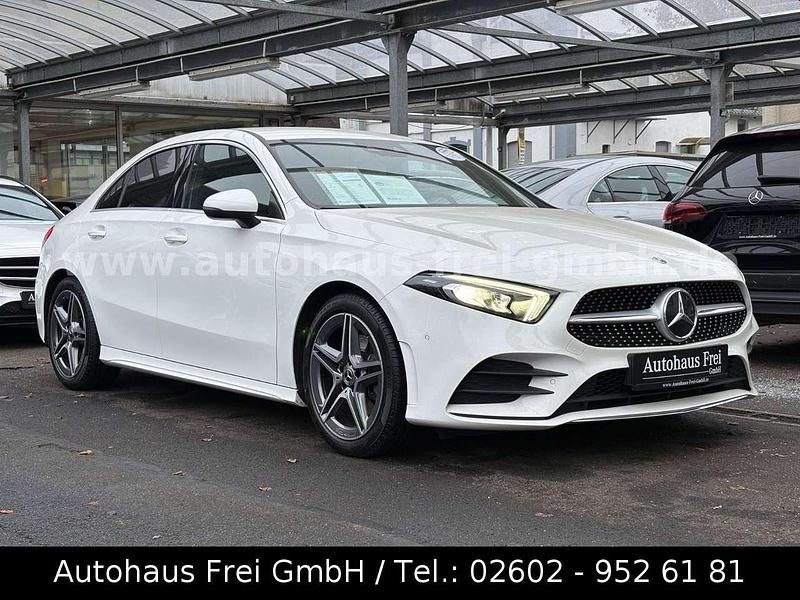 Weiß Gebraucht 2021 Mercedes A220 AMG Limousine | 29.990 € (Etwas zu teuer) - Bild 1/3