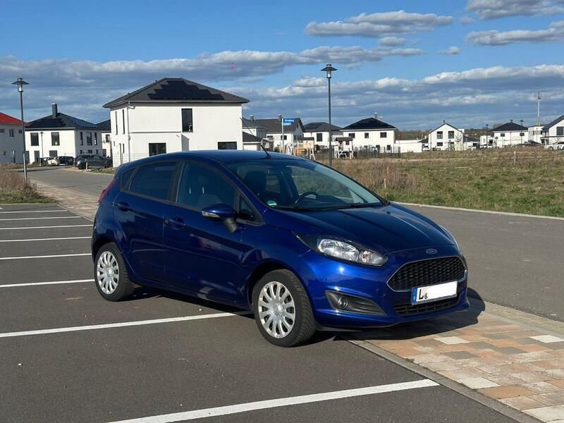 Blau Gebraucht 2017 Ford Fiesta Kleinwagen | 6.999 € (Guter Preis) - Bild 1/4