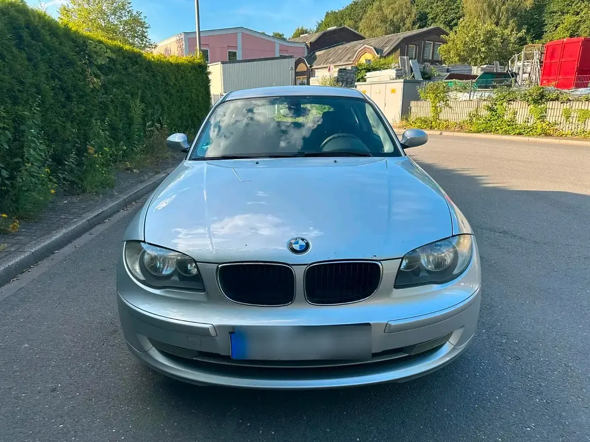 Gebraucht BMW 118 143 PS (105 kW) 2010 Silber Kleinwagen