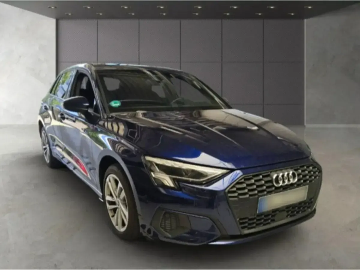 Gebraucht Audi A3 Sportback e-tron S-Line 204 PS (150 kW) 2023 Navarrablau metallic Kleinwagen