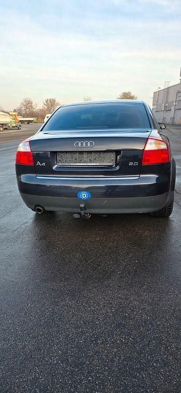 Blau Gebraucht 2002 Audi A4 Limousine | 2.600 € (Fairer Preis) - Bild 1/4