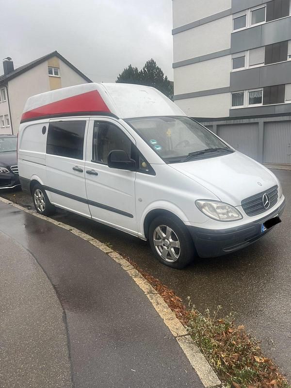 Weiß Gebraucht 2009 Mercedes Vito Van / Kleinbus | 3.900 € - Bild 1/4