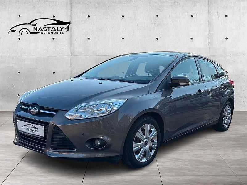 Gebraucht Ford Focus Trend 125 PS (91 kW) 2014 Braun Limousine