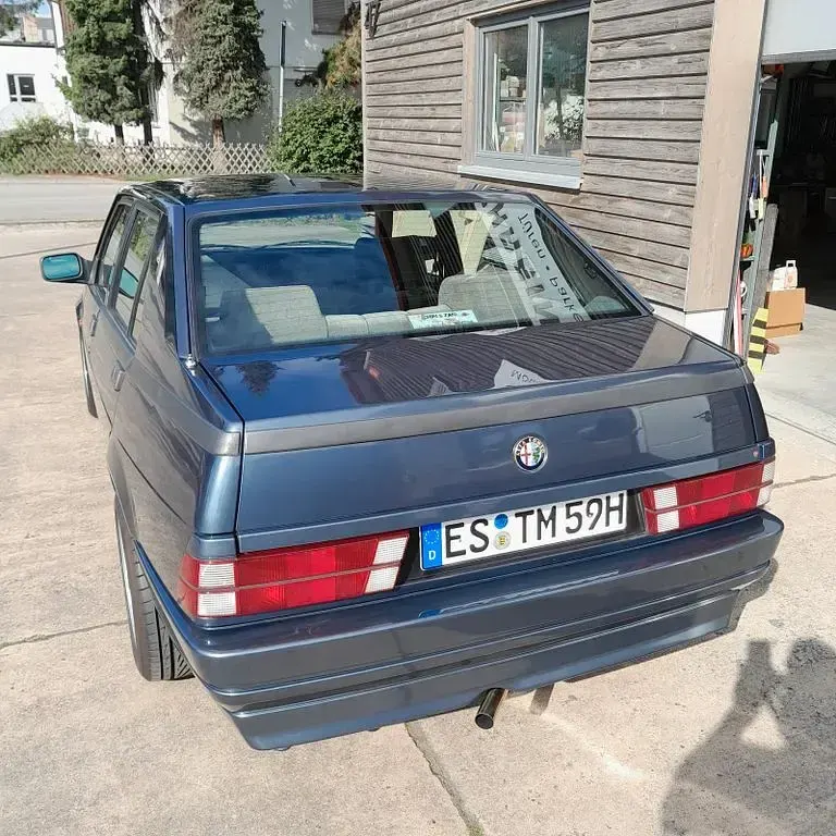 Gebraucht Alfa Romeo 75 110 PS (80 kW) 1989 Grau Limousine