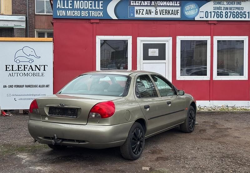 Second-hand Ford Mondeo Trend 131 CP (96 kW) 1999 Berlinǎ