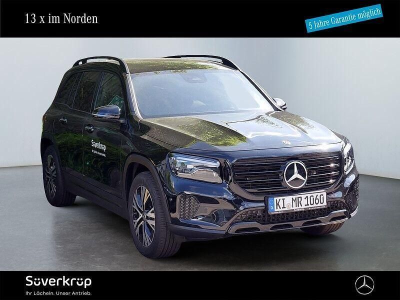 Metalliclack kosmosschwarz Gebraucht 2024 Mercedes GLB220 Progressive SUV | 53.950 € (Teuer) - Bild 1/4
