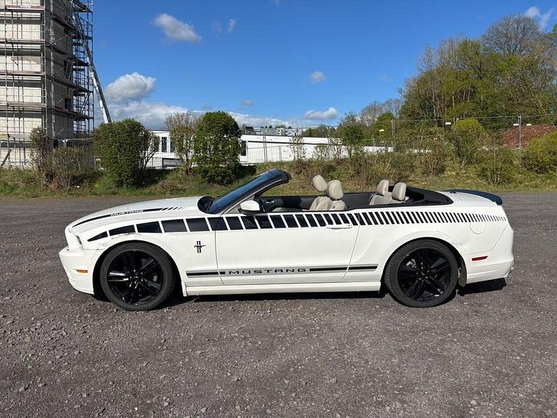 Gebraucht Ford Mustang Premium 309 PS (227 kW) 2013 Weiß Cabrio