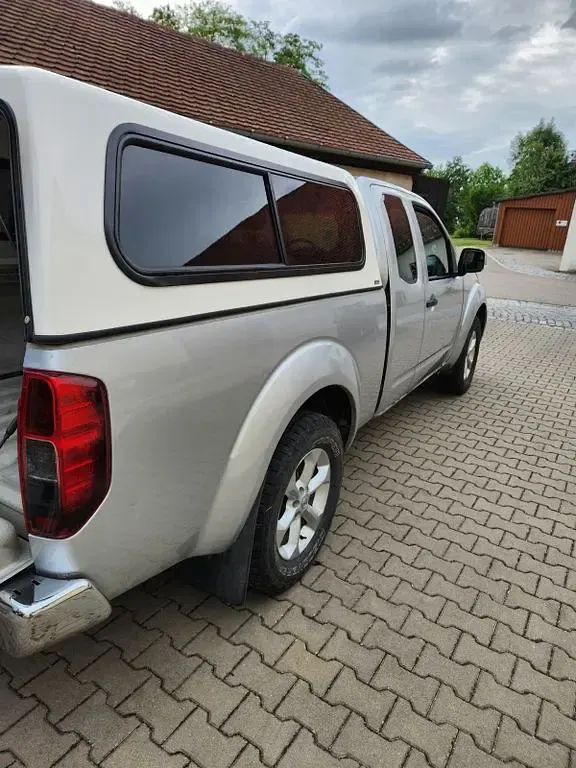 Gebraucht Nissan Navara 190 PS (139 kW) 2011 Silber Pickup