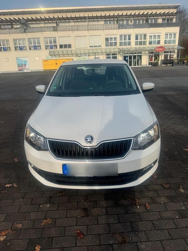 Weiß Gebraucht 2018 Skoda Fabia Kleinwagen | 7.777 € (Superpreis) - Bild 1/4