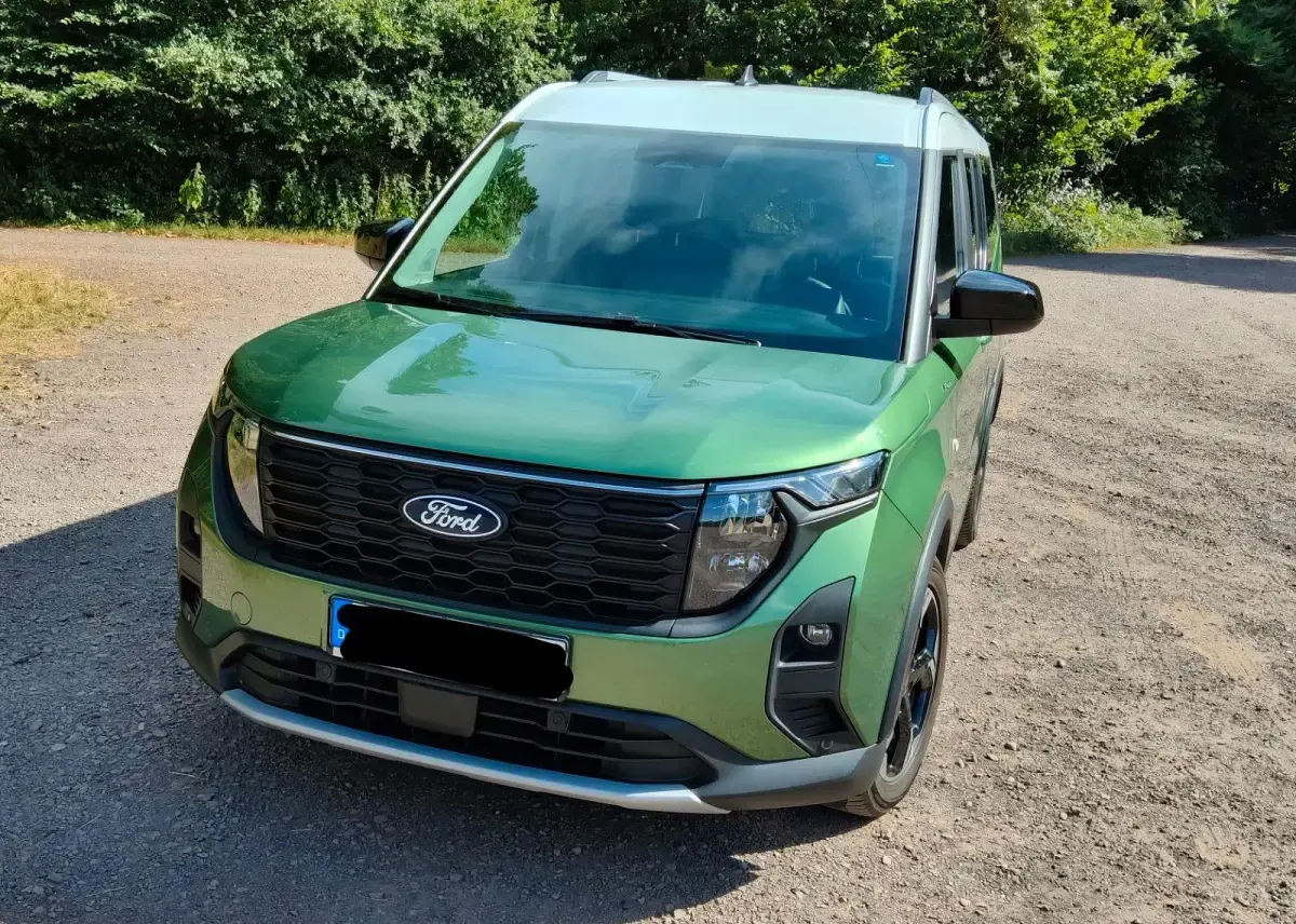 Gebraucht Ford Tourneo Courier Active 125 PS (91 kW) 2024 Grün Van / Kleinbus