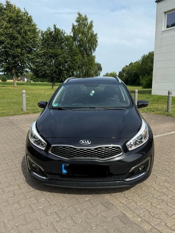 Schwarz Gebraucht 2018 Kia Ceed Limousine | 9.199 € (Superpreis) - Bild 1/4