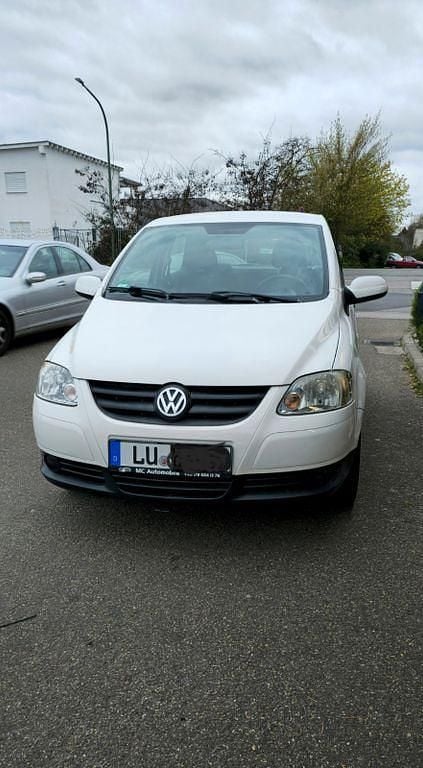 Gebraucht VW Fox 54 PS (39 kW) 2009 Weiß Kleinwagen