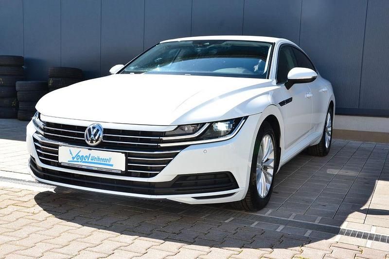 Second-hand VW Arteon Basis 150 CP (110 kW) 2018 Alb Hatchback
