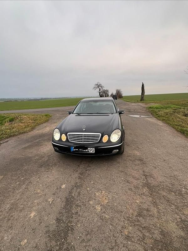 Gebraucht Mercedes E270 177 PS (130 kW) 2005 Schwarz Limousine