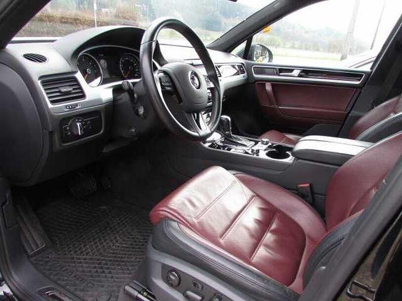 Gebraucht VW Touareg Exclusive 245 PS (180 kW) 2012 Deep black perleffekt SUV